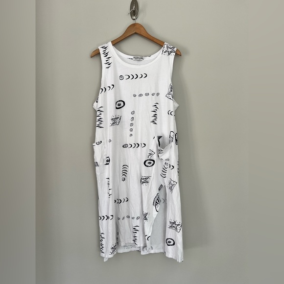 Ingear Other - In Gear Resort Style White Swimsuit Coverup White with black details